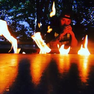 Meet your Posher, Dustin